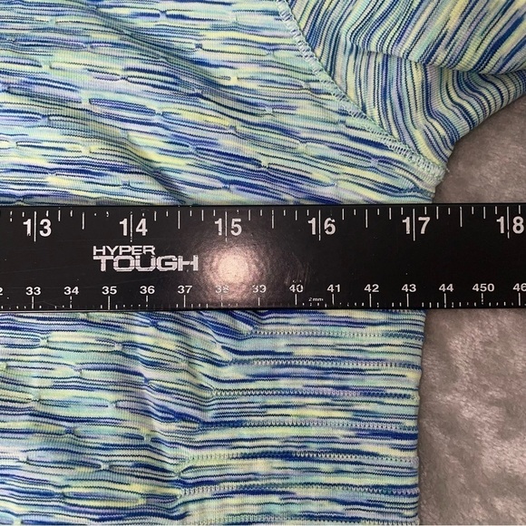 Athleta Radiance Multi-Color Long Sleeve Active Shirt with Hood Size XL - Picture 5 of 6